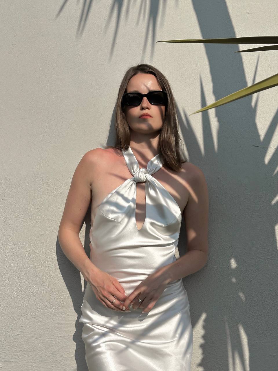 Midi dress with open back in white