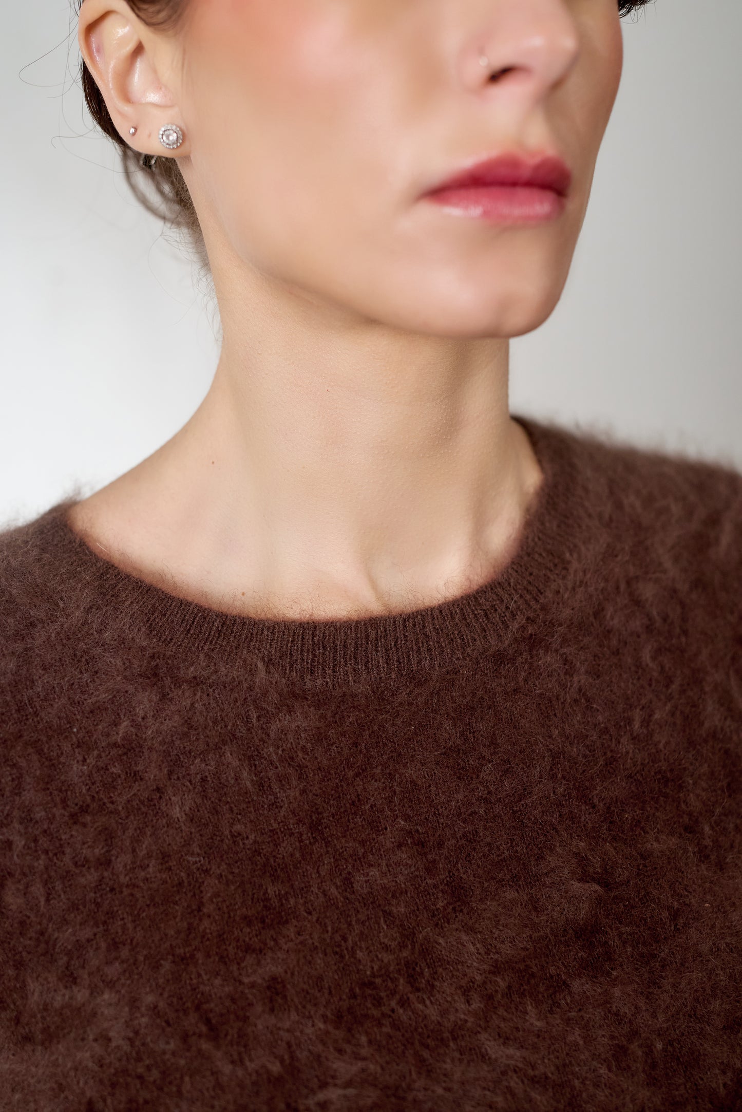 Short-sleeve soft cashmere sweater in brown