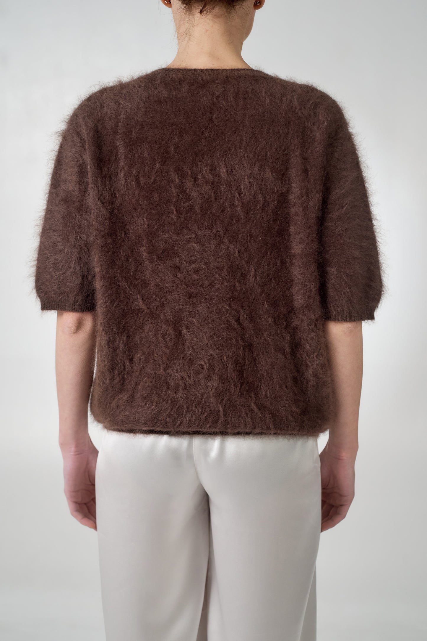 Short-sleeve soft cashmere sweater in brown